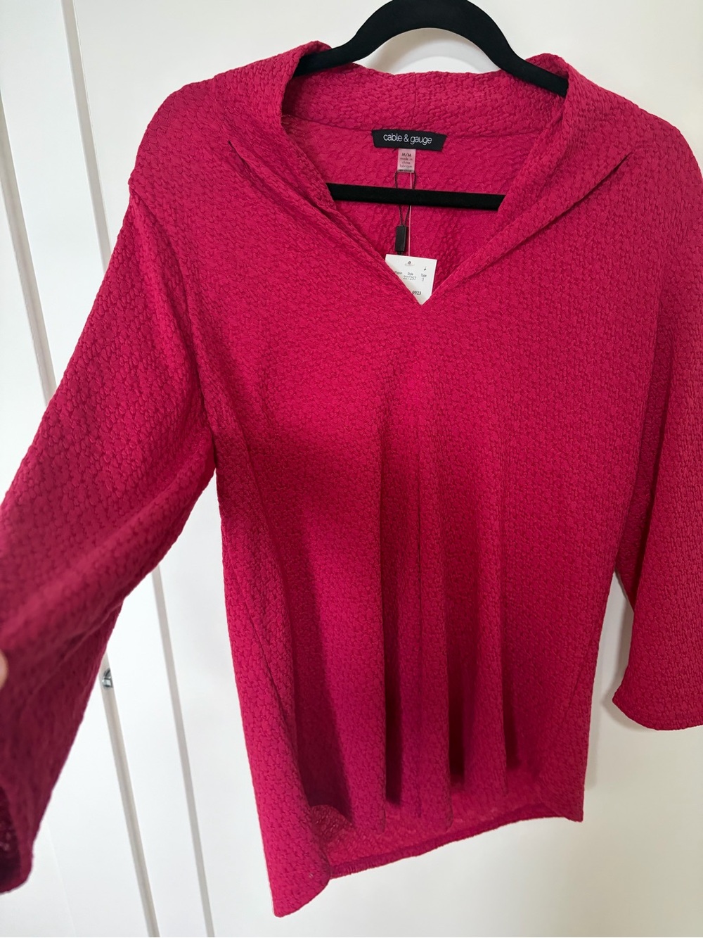 Cable & Gauge Women's Raspberry blouse - Picture 3 of 4